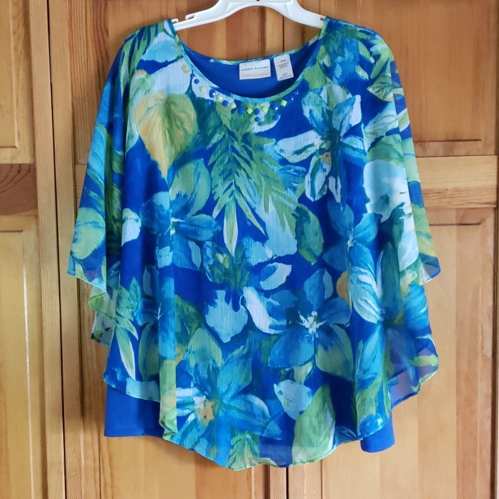 Women's summer resort/cruise wear.